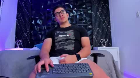 Snapshot of jeffdaltton chatting on November 2025 07:59:02 PM Jeff online show from November 2025 07:59:02 PM