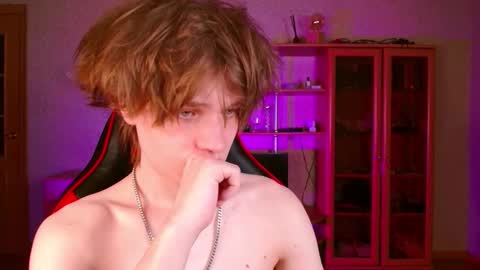 Snapshot of jeffreyue chatting on November 2025 03:33:02 PM Jeffrey online show from November 2025 03:33:02 PM