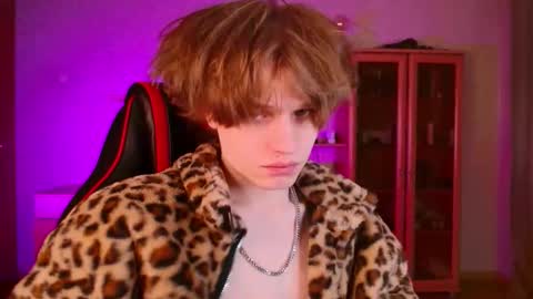 Snapshot of jeffreyue chatting on November 2025 02:06:01 PM Jeffrey online show from November 2025 02:06:01 PM