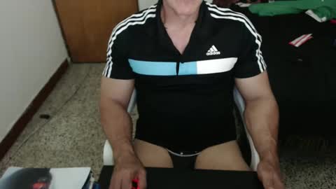 Snapshot of jefmuscletw chatting on February 2025 11:14:02 PM brayam online show from February 2025 11:14:02 PM