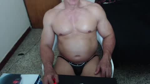 Snapshot of jefmuscletw chatting on March 2025 12:33:02 PM brayam online show from March 2025 12:33:02 PM