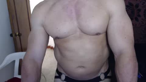 Snapshot of jefmuscletw chatting on March 2025 07:17:01 PM brayam online show from March 2025 07:17:01 PM