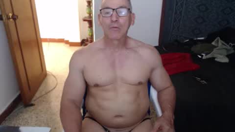 Snapshot of jefmuscletw chatting on September 2025 07:28:01 PM brayam online show from September 2025 07:28:01 PM