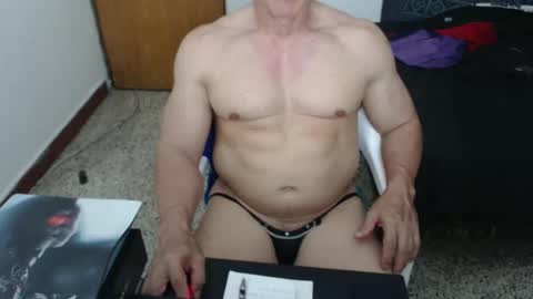 Snapshot of jefmuscletw chatting on September 2025 03:00:02 AM brayam online show from September 2025 03:00:02 AM