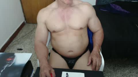 Snapshot of jefmuscletw chatting on October 2025 12:24:02 PM brayam online show from October 2025 12:24:02 PM