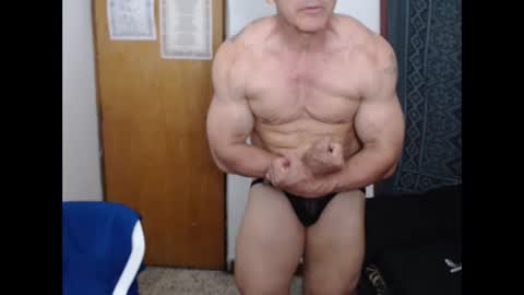 Snapshot of jefmuscletw chatting on October 2025 07:23:01 PM brayam online show from October 2025 07:23:01 PM