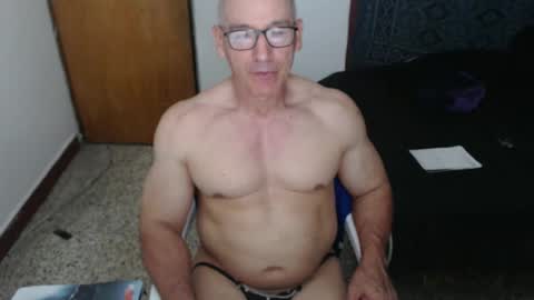 Snapshot of jefmuscletw chatting on February 2026 03:02:01 AM brayam online show from February 2026 03:02:01 AM