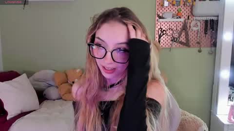 Jelly  online show from June 2026 01:52:01 AM
