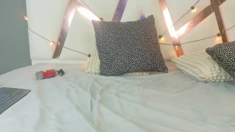 Snapshot of jenacooper__ chatting on April 2026 07:45:01 AM Jena online show from April 2026 07:45:01 AM