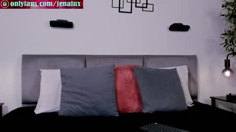 Snapshot of jenalux_ chatting on May 2026 12:41:02 AM Jennalux online show from May 2026 12:41:02 AM