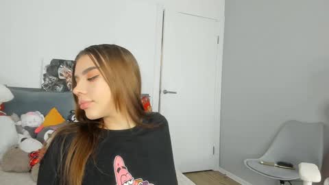 Dolly online show from December 2024 03:21:02 PM