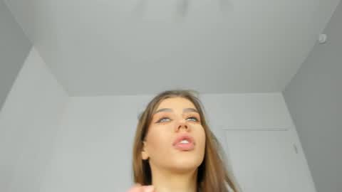 Dolly online show from December 2024 04:25:01 PM