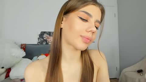 Dolly online show from December 2024 07:28:02 PM