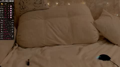 EvaSileZ online show from March 2026 01:37:02 PM