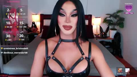 Snapshot of jenifers_body chatting on April 2026 08:29:02 PM Queen Jenifer online show from April 2026 08:29:02 PM
