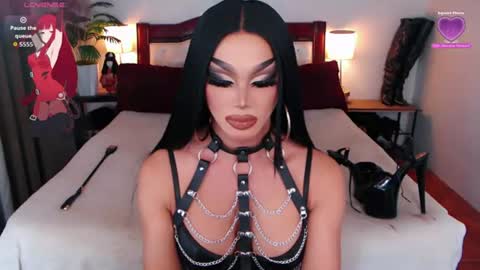 Snapshot of jenifers_body chatting on July 2026 03:53:01 AM Queen Jenifer online show from July 2026 03:53:01 AM