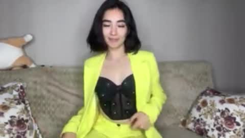 Jenifer online show from September 2025 07:19:02 PM