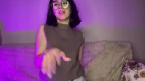 Jenifer online show from October 2025 09:10:02 PM