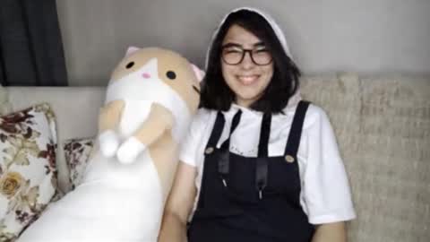 Jenifer online show from October 2025 07:22:01 PM