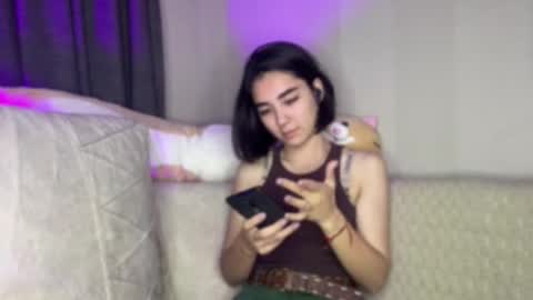 Jenifer online show from October 2025 03:57:02 PM