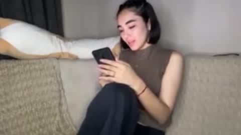 Jenifer online show from October 2025 03:23:02 PM