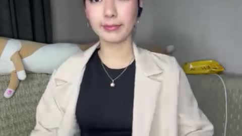 Jenifer online show from October 2025 02:18:01 PM