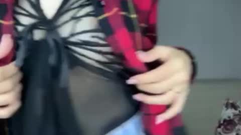 Jenifer online show from October 2025 03:23:02 PM