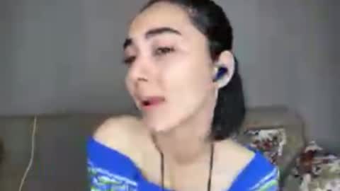 Jenifer online show from October 2025 04:13:02 PM