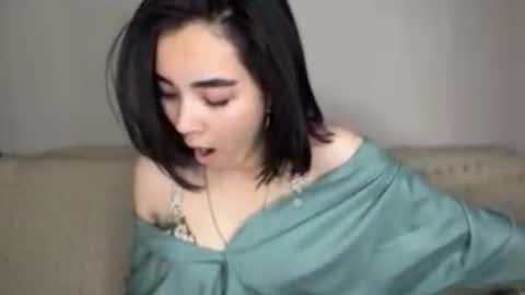 Jenifer online show from October 2025 04:19:01 PM