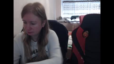 JenisAndPeter online show from October 2025 06:00:02 AM