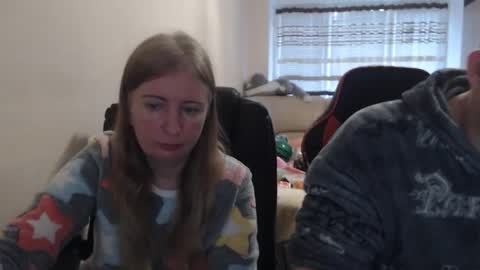 JenisAndPeter online show from November 2025 07:31:02 AM