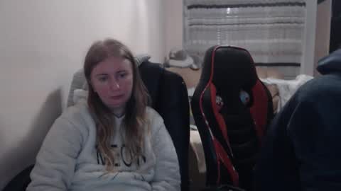 JenisAndPeter online show from December 2025 08:24:02 PM