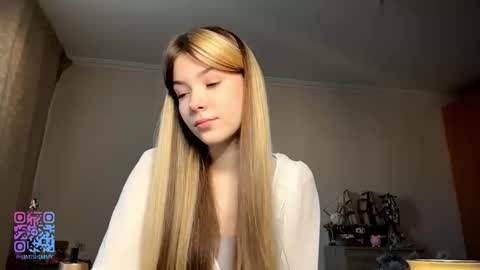 Hey EveryoneIm Kimi  Glad to see you in my room We almost hit 10 Thumb up in one day   online show from February 2026 01:17:01 PM