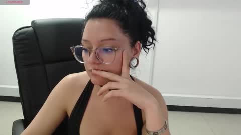 jenn online show from October 2025 05:57:02 PM