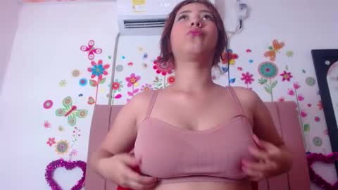 Snapshot of jenn_sky_ chatting on February 2025 03:00:02 AM JENN online show from February 2025 03:00:02 AM