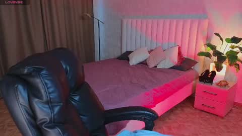 Snapshot of jenna_adams_ chatting on June 2026 12:35:02 AM jenna_adams_ online show from June 2026 12:35:02 AM
