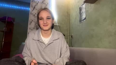 Mia online show from January 2026 12:31:01 PM