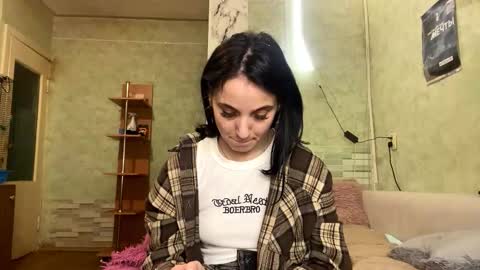 Mia online show from February 2026 12:10:01 PM