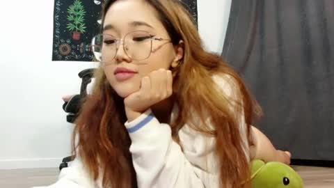 Snapshot of jennatyan chatting on October 2025 02:26:01 PM JENNA online show from October 2025 02:26:01 PM