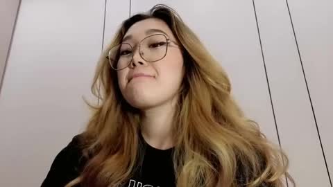 Snapshot of jennatyan chatting on January 2026 12:07:01 PM JENNA online show from January 2026 12:07:01 PM