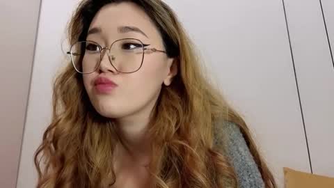 Snapshot of jennatyan chatting on January 2026 06:51:02 AM JENNA online show from January 2026 06:51:02 AM