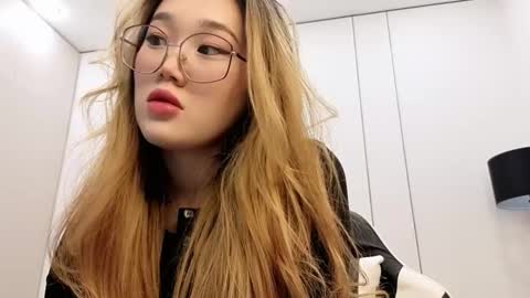 Snapshot of jennatyan chatting on February 2026 03:18:01 PM JENNA online show from February 2026 03:18:01 PM