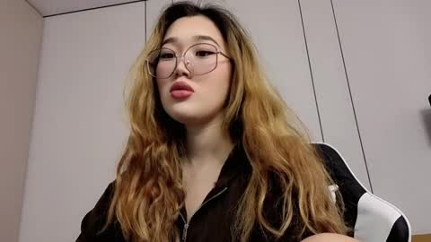 Snapshot of jennatyan chatting on February 2026 06:13:01 AM JENNA online show from February 2026 06:13:01 AM