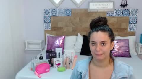 jenner_madison online show from November 2025 11:22:01 AM