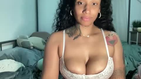 Snapshot of jenni_cash chatting on March 2025 09:14:02 AM Mistress Jenni online show from March 2025 09:14:02 AM