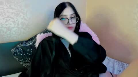 Snapshot of jennifeeeer chatting on November 2025 09:47:01 PM Helen online show from November 2025 09:47:01 PM