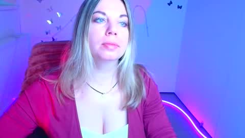 Jennifer online show from April 2026 06:00:02 AM