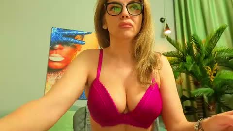 Snapshot of jenniferreys chatting on June 2026 04:35:02 AM jenniferreys online show from June 2026 04:35:02 AM
