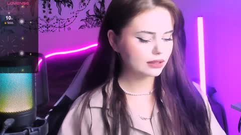 Jenni online show from December 2024 03:31:02 PM