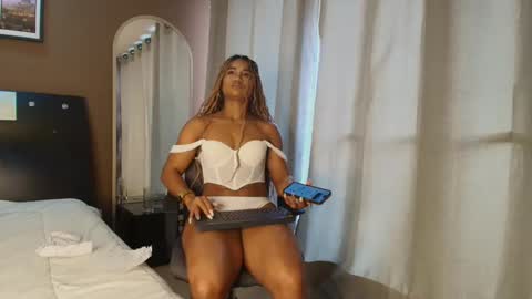 Snapshot of jennmullatta_ chatting on February 2025 04:58:02 PM Jenn online show from February 2025 04:58:02 PM